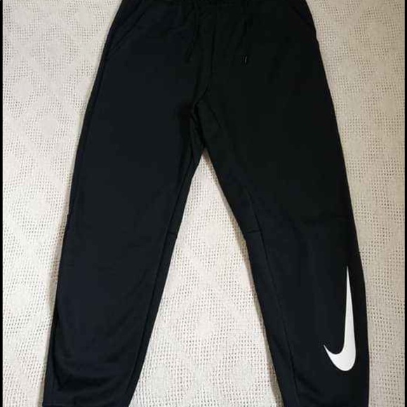 Nike Fits - Picture 3 of 3